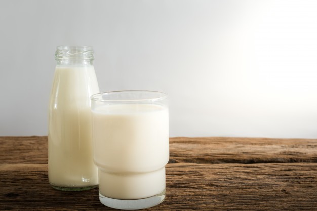 L’intolleranza al lattosio è la condizione che si verifica quando l'organismo non riesce a digerire completamente il lattosio, lo zucchero presente nel latte e nei suoi derivati causando sintomi come flatulenza, meteorismo, diarrea, distensione e crampi addominali.