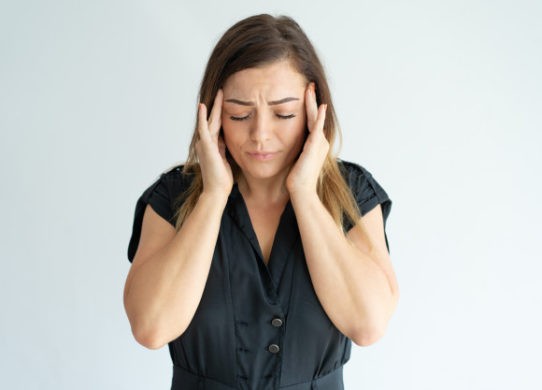 Cefalea tensiva: benefici della fisioterapia